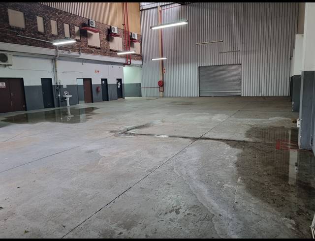 539M² WAREHOUSE TO LET IN VINTONIA